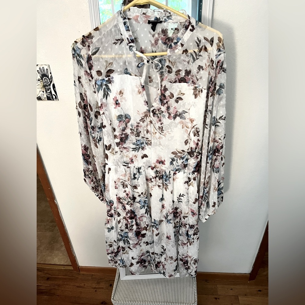 Torrid sheer floral knee length dress